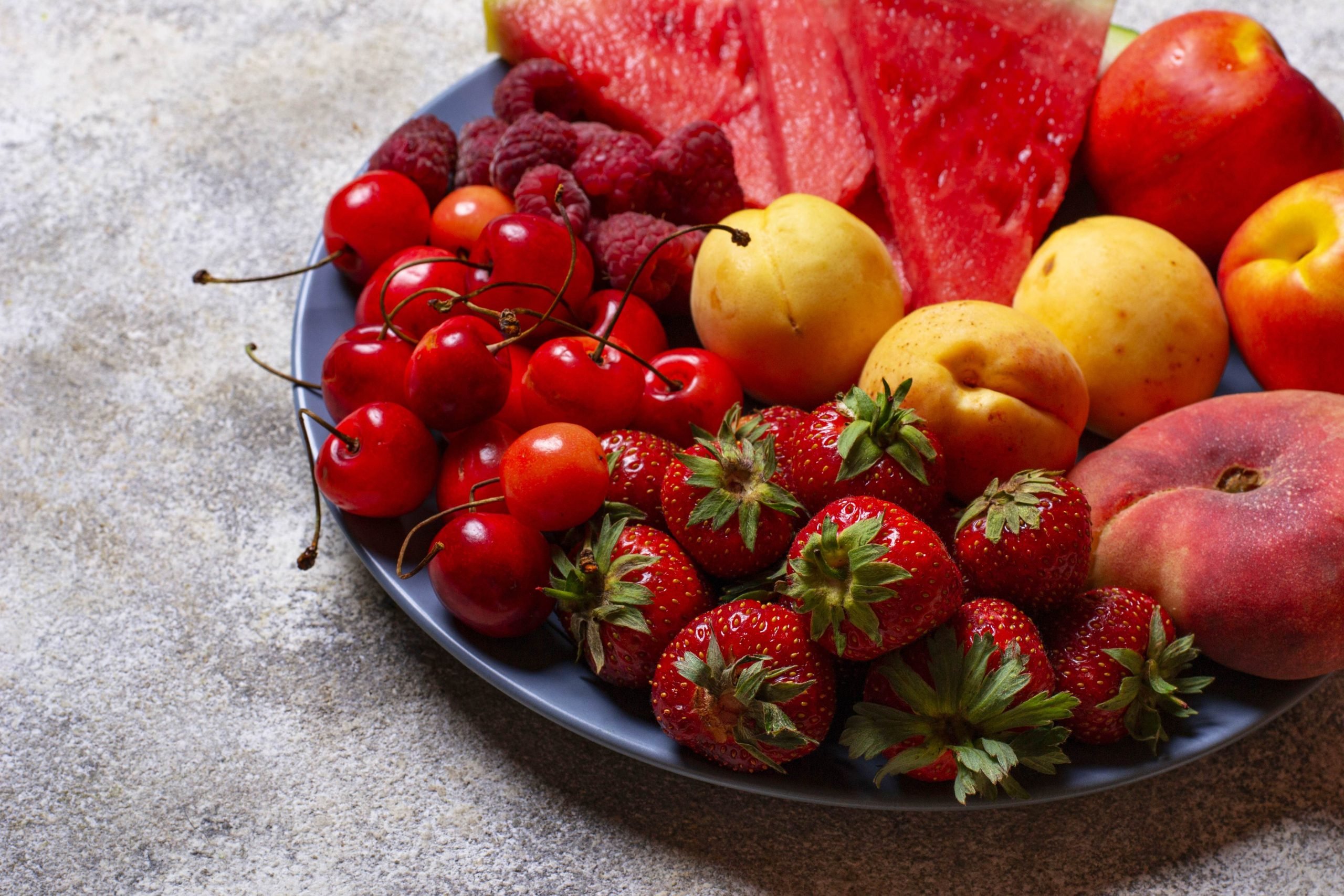 Colorful plates: how variety in fruits and vegetables boosts your nutrition