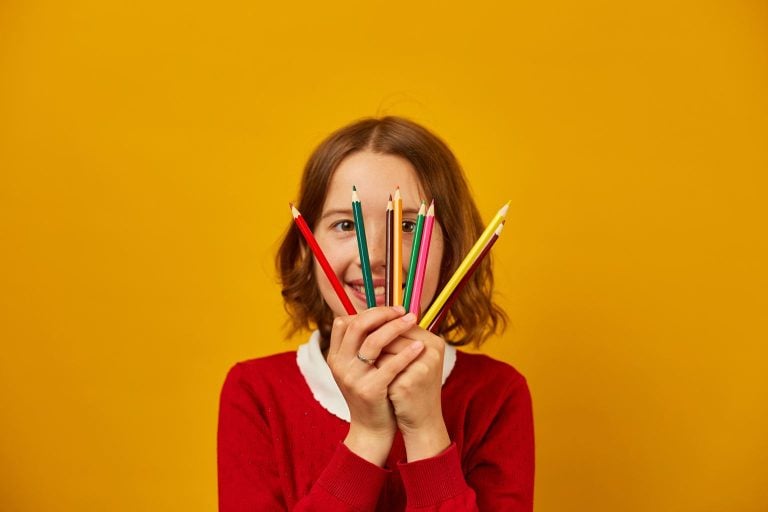 Neither red nor yellow: here is the favorite color of the smartest people, according to psychology experts
