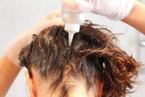 Say goodbye to gray hair with this natural and effective color-restoring alternative