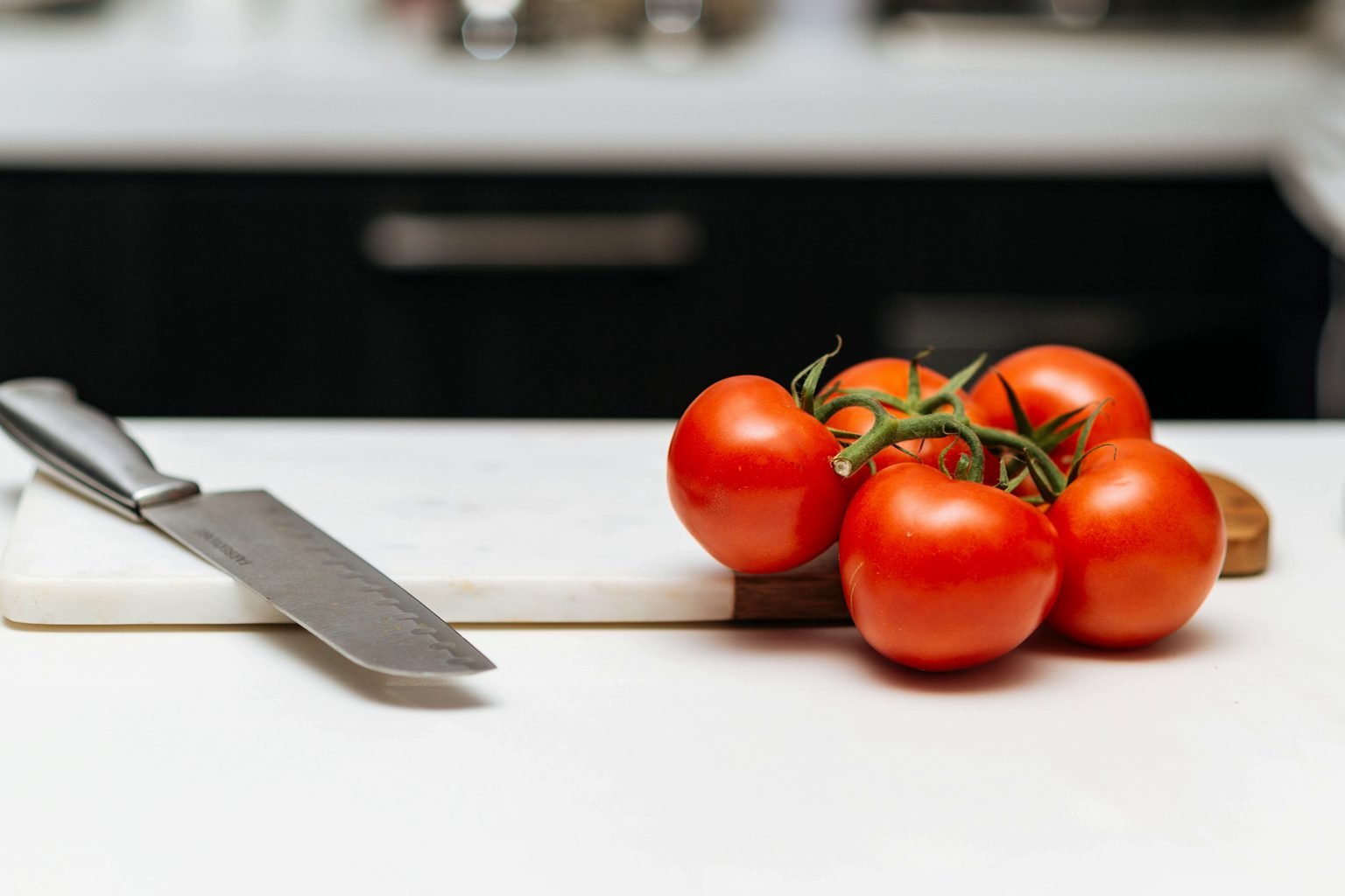 This cheap kitchen gadget sharpens your knives better than expensive tools
