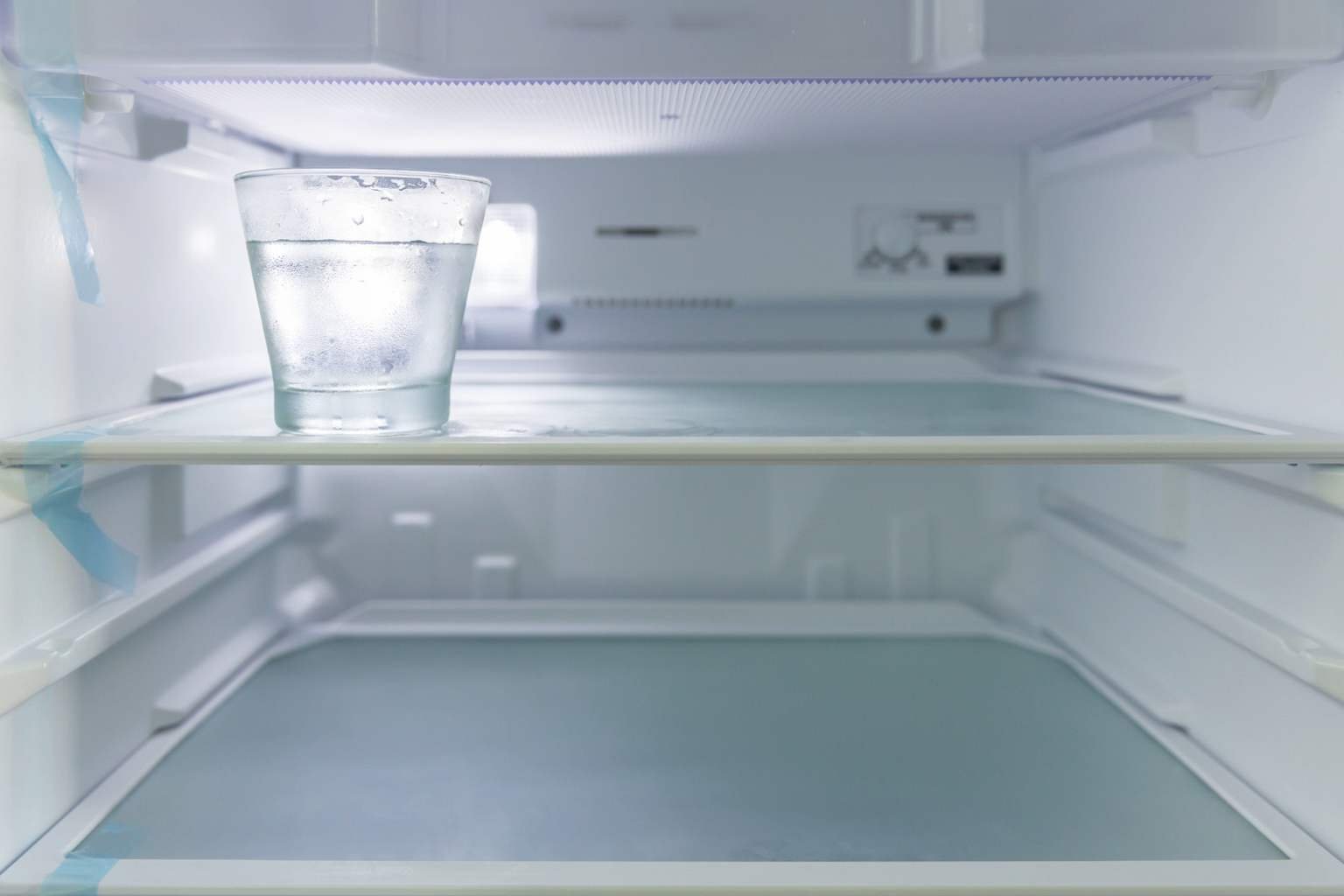 A simple glass of vinegar can transform your fridge—discover this amazing, easy trick
