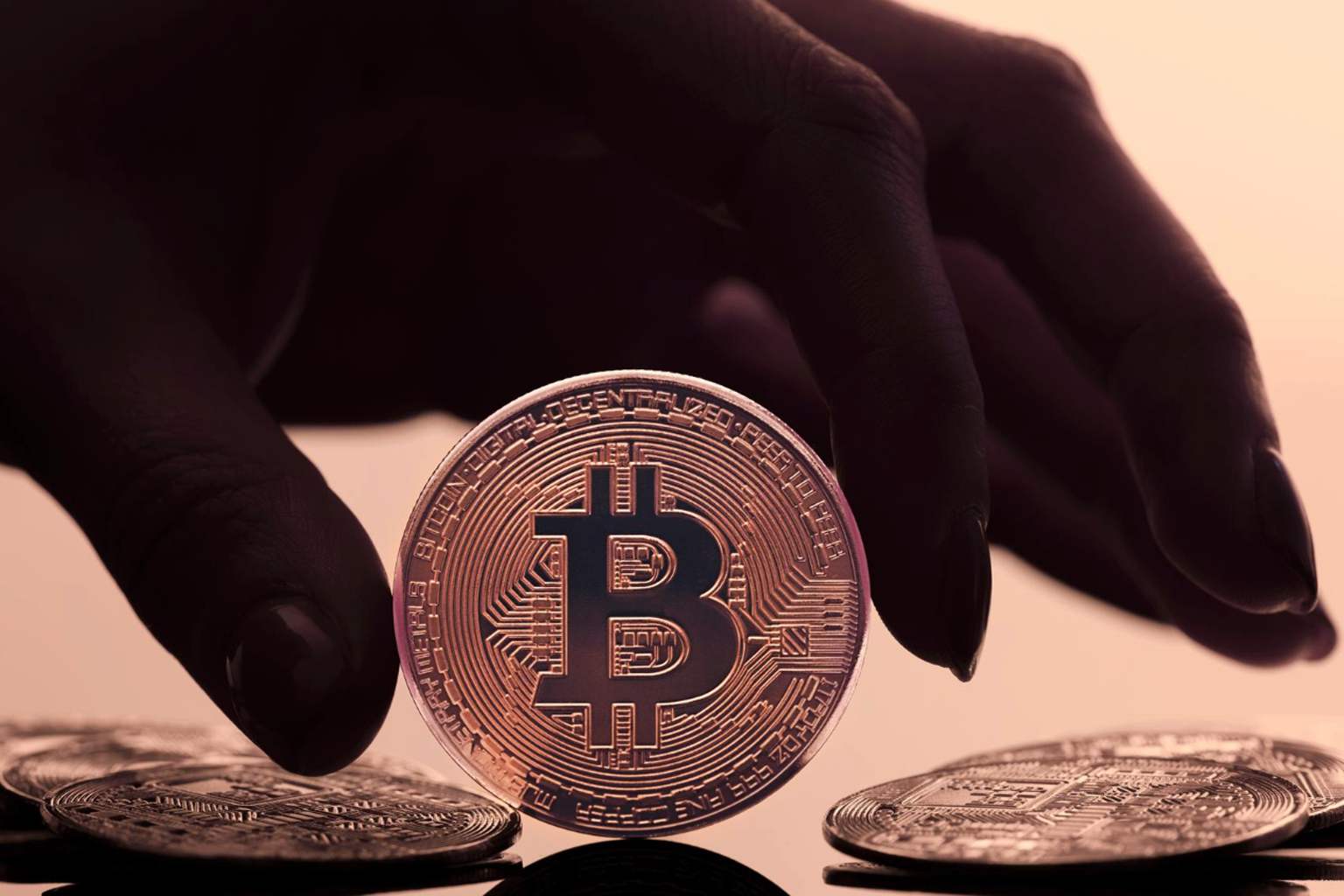 A woman loses $1.3 million in bitcoin theft and demands reimbursement from her phone carrier