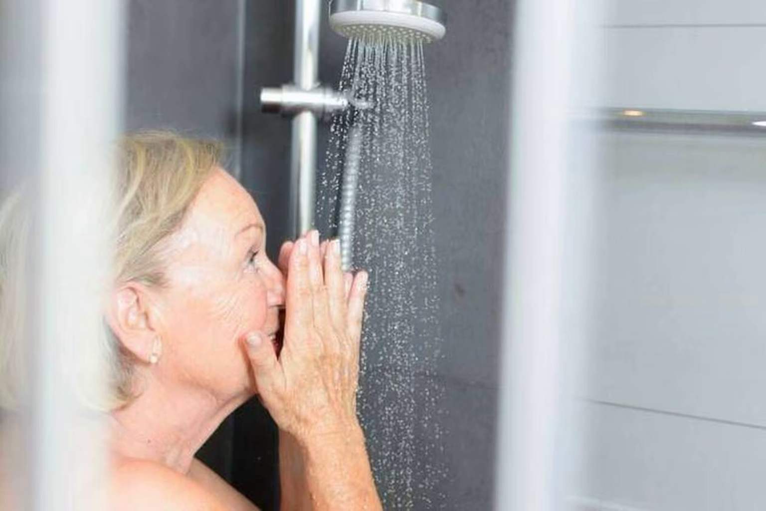 From this age, showering too often is really not recommended—here’s why
