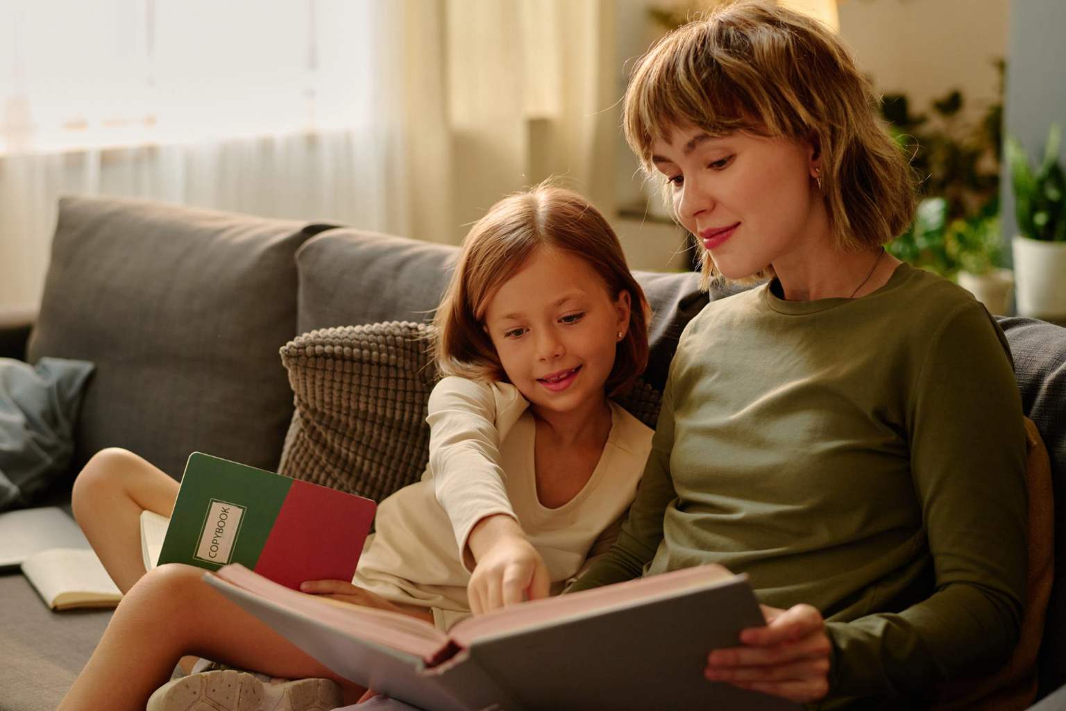 How parents can boost kids’ reading skills with 7 expert-backed tips that really work