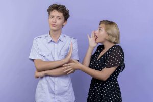 How to interrupt someone who talks too much: 3 simple tips everyone will appreciate