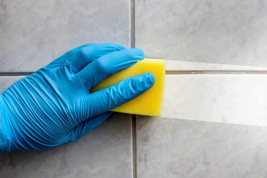 Neither vinegar nor ammonia: a simple trick to make your kitchen tiles shine in under 15 minutes
