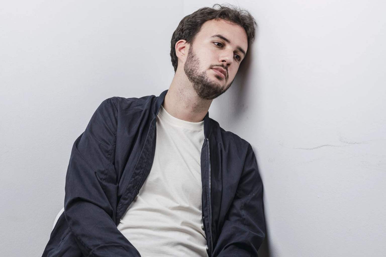 10 behaviors of a man who is quietly battling loneliness, according to psychology