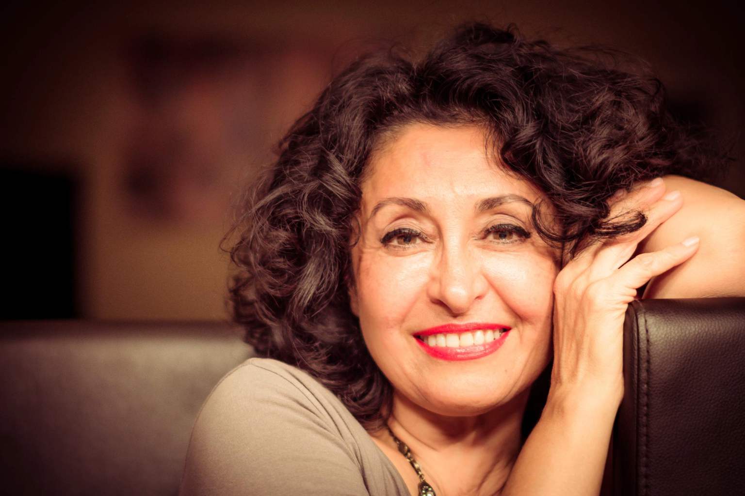 9 daily habits of people who still look young in their 60s and beyond