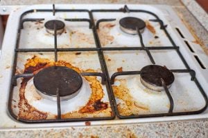 Forget baking soda: this simple trick cleans your stove with no effort