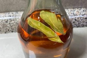 How bay leaves and vinegar can naturally solve a common household insect problem