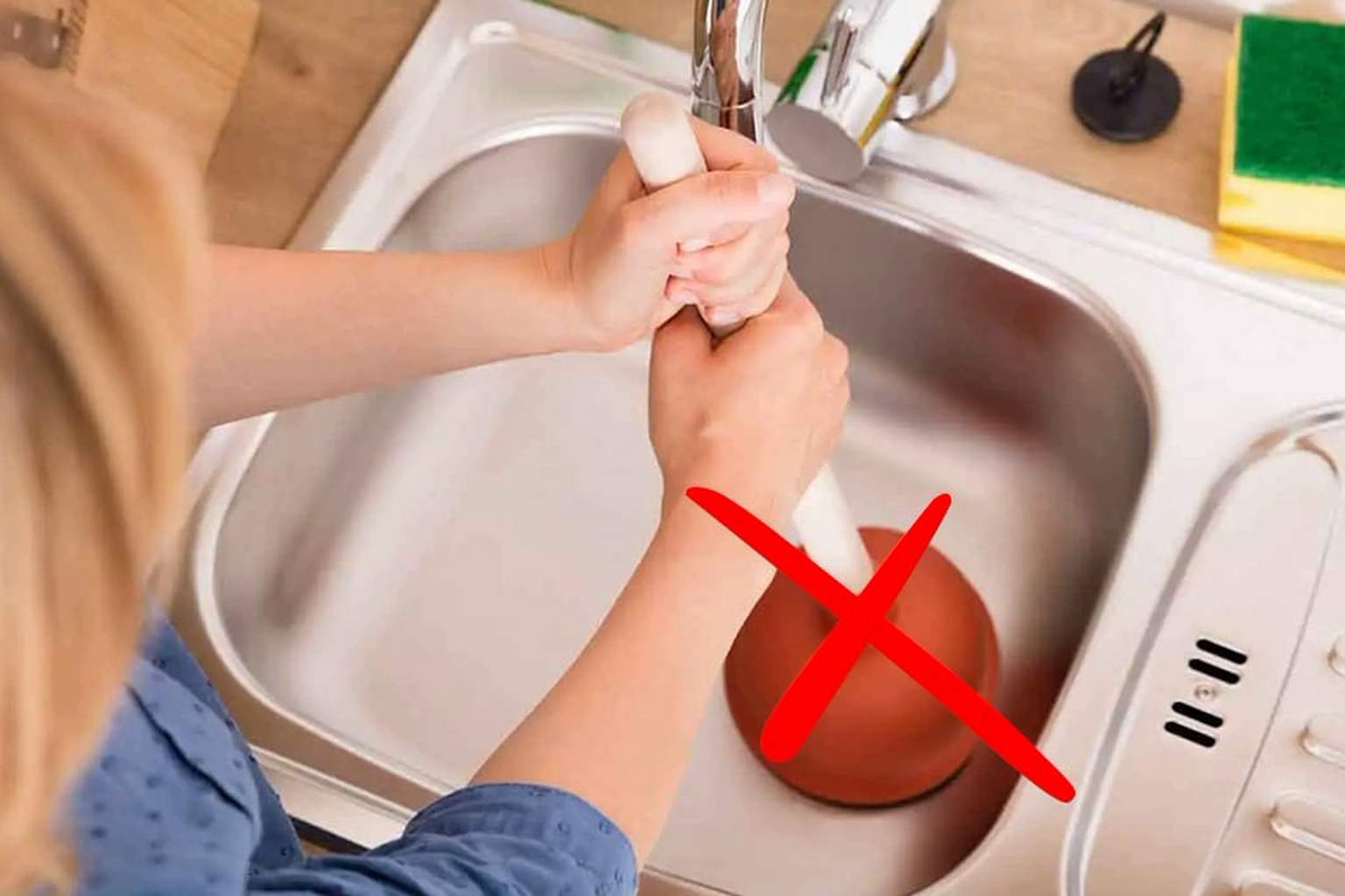 I’m a plumber, here’s the easy trick to unclog any sink in 5 minutes