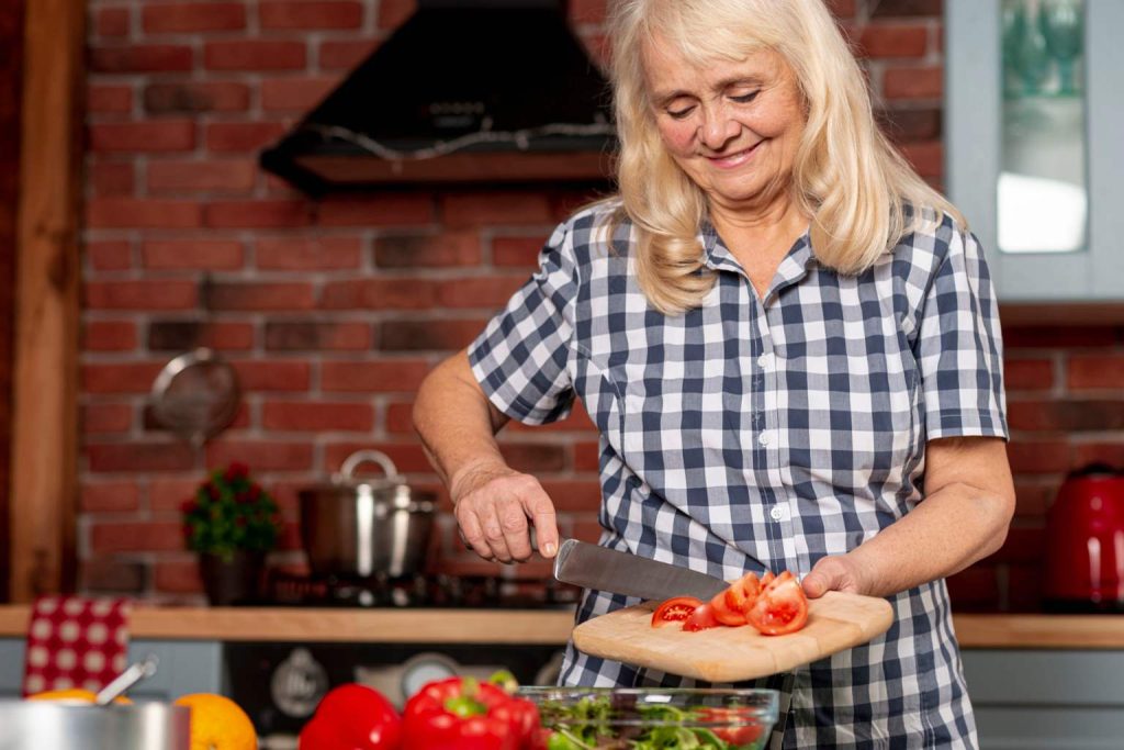 Neither sleeping 8 hours nor walking : the best daily habit for retirees over 60 to stay energized