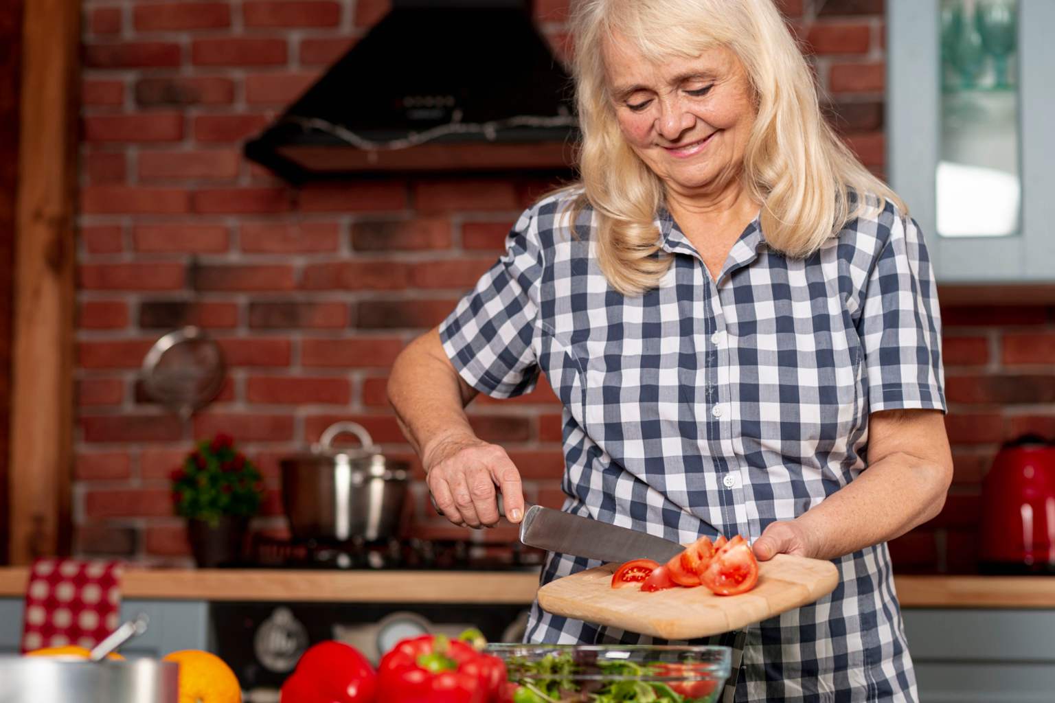 Neither sleeping 8 hours nor walking : the best daily habit for retirees over 60 to stay energized
