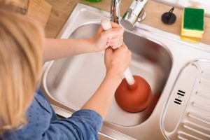 Neither vinegar nor baking soda: the simple trick to unclog your sink in under a minute