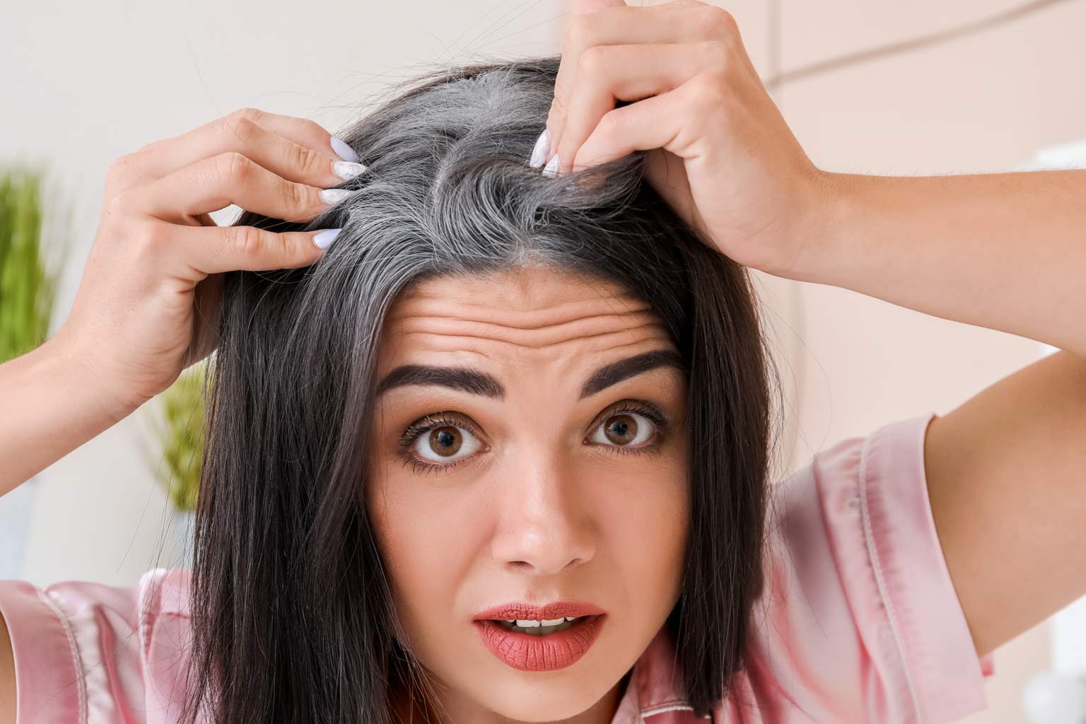 No more hair dye: the new trend that covers gray hair and makes you look years younger