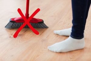 Say goodbye to the traditional broom: the new cleaning trend taking over homes
