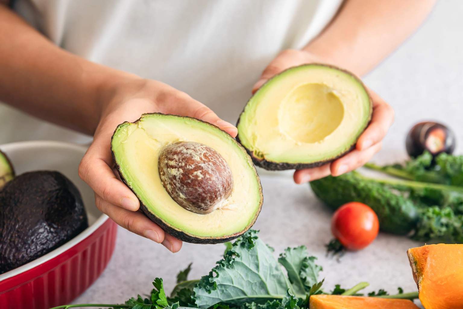 Stop the waste: the right trick after cutting to keep an avocado from turning brown!