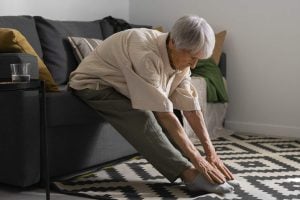 The one exercise that seniors with knee problems should avoid—and the best alternative
