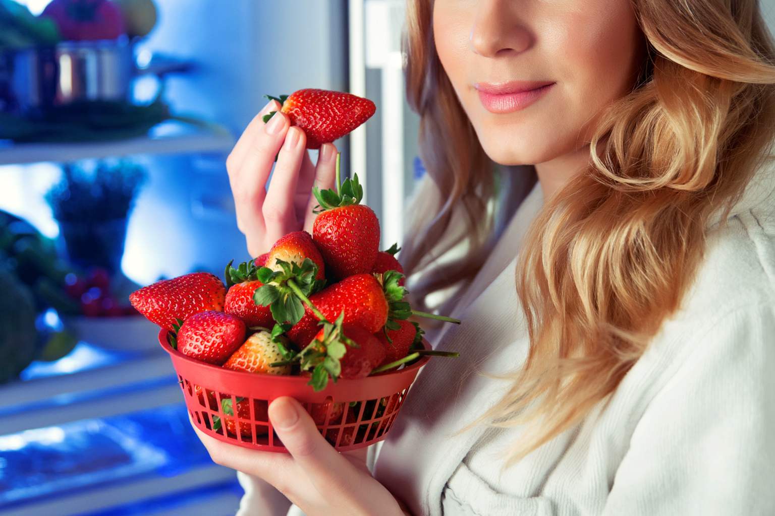 The simple fridge trick that keeps strawberries from molding