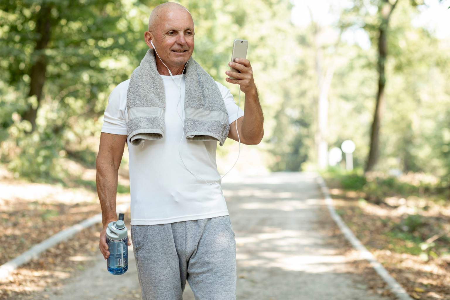 Why walking after 40 isn’t enough: a cardiologist’s eye-opening warning on staying strong and healthy