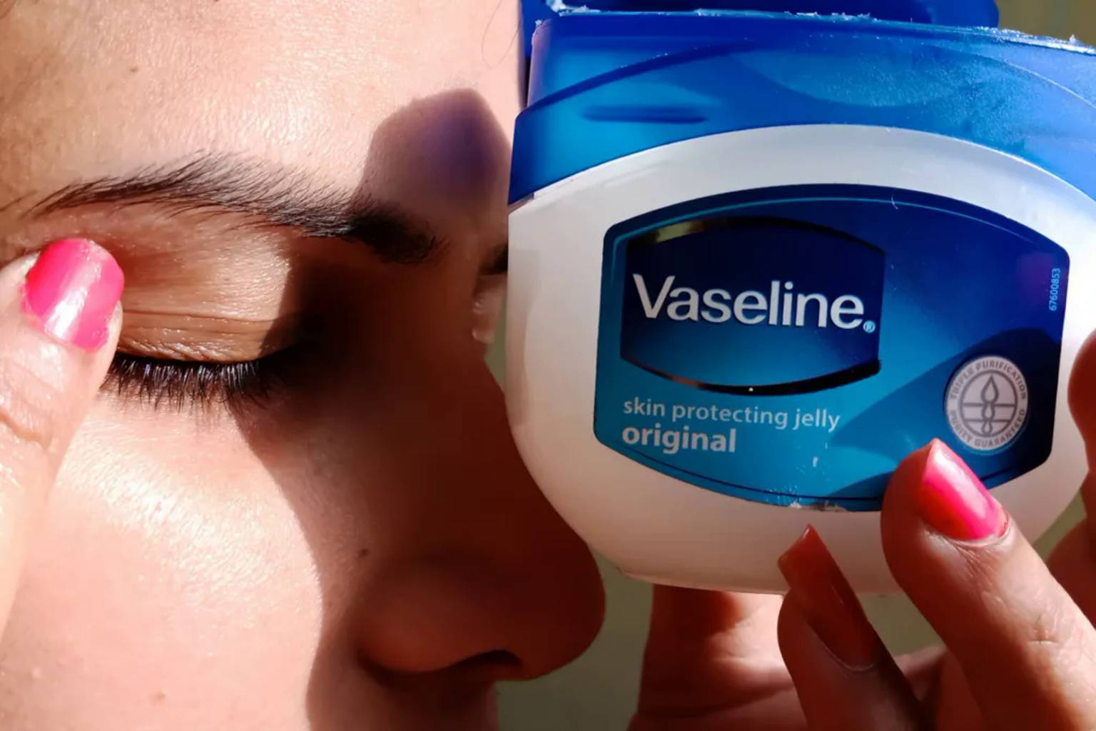 8 surprising ways vaseline can transform your skin and beauty routine