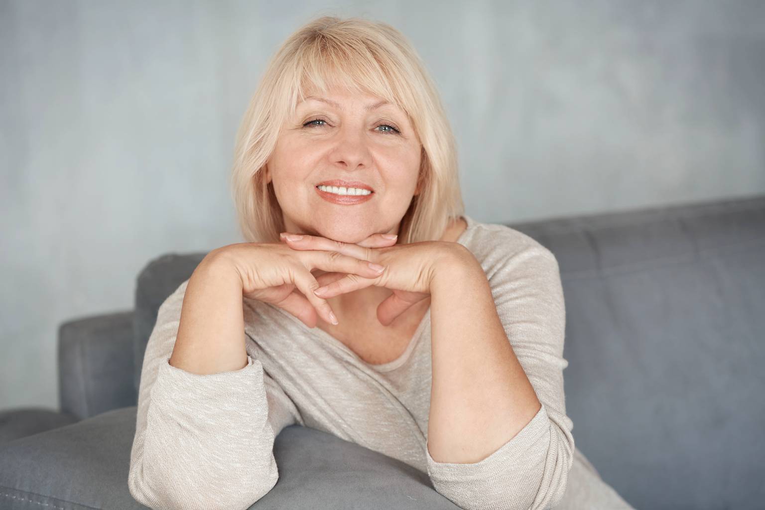 Forget copper and silver: this is the hair color that makes women over 60 look younger