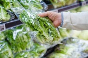 how to keep salad fresh longer in the fridge with a simple paper towel trick