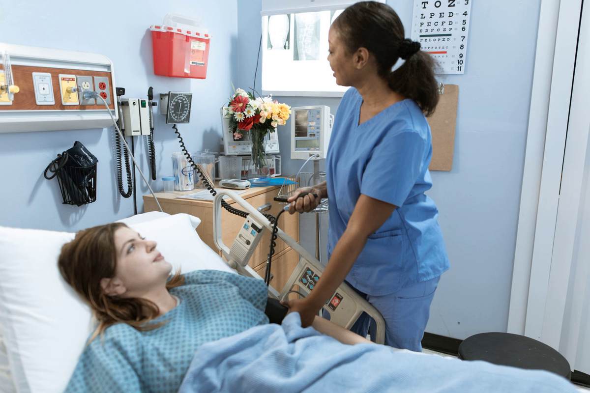 AME et hospitalisation : prise en charge et démarches 2026